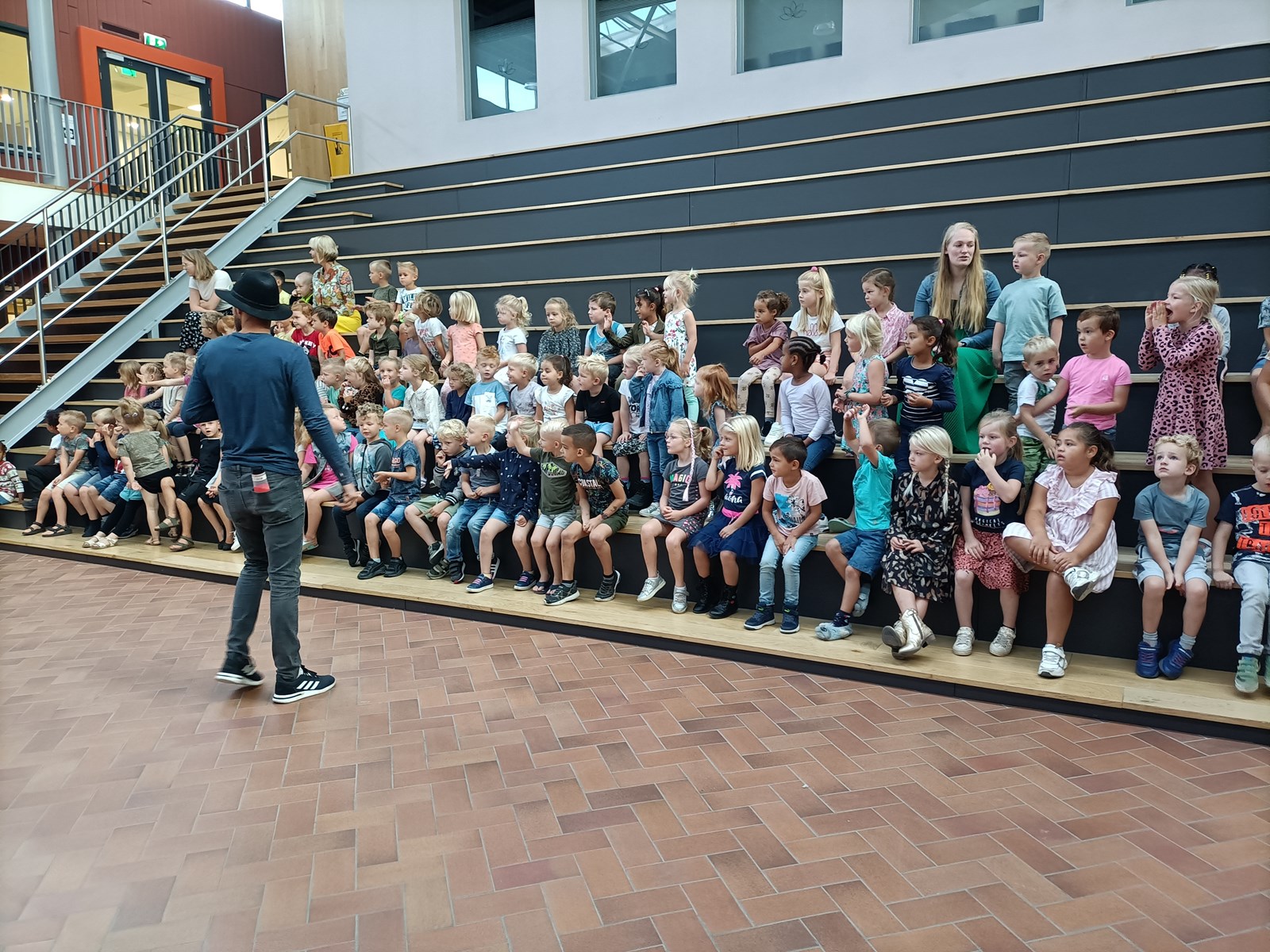 Opening thema "Wij zijn kleurenkunstenaars"